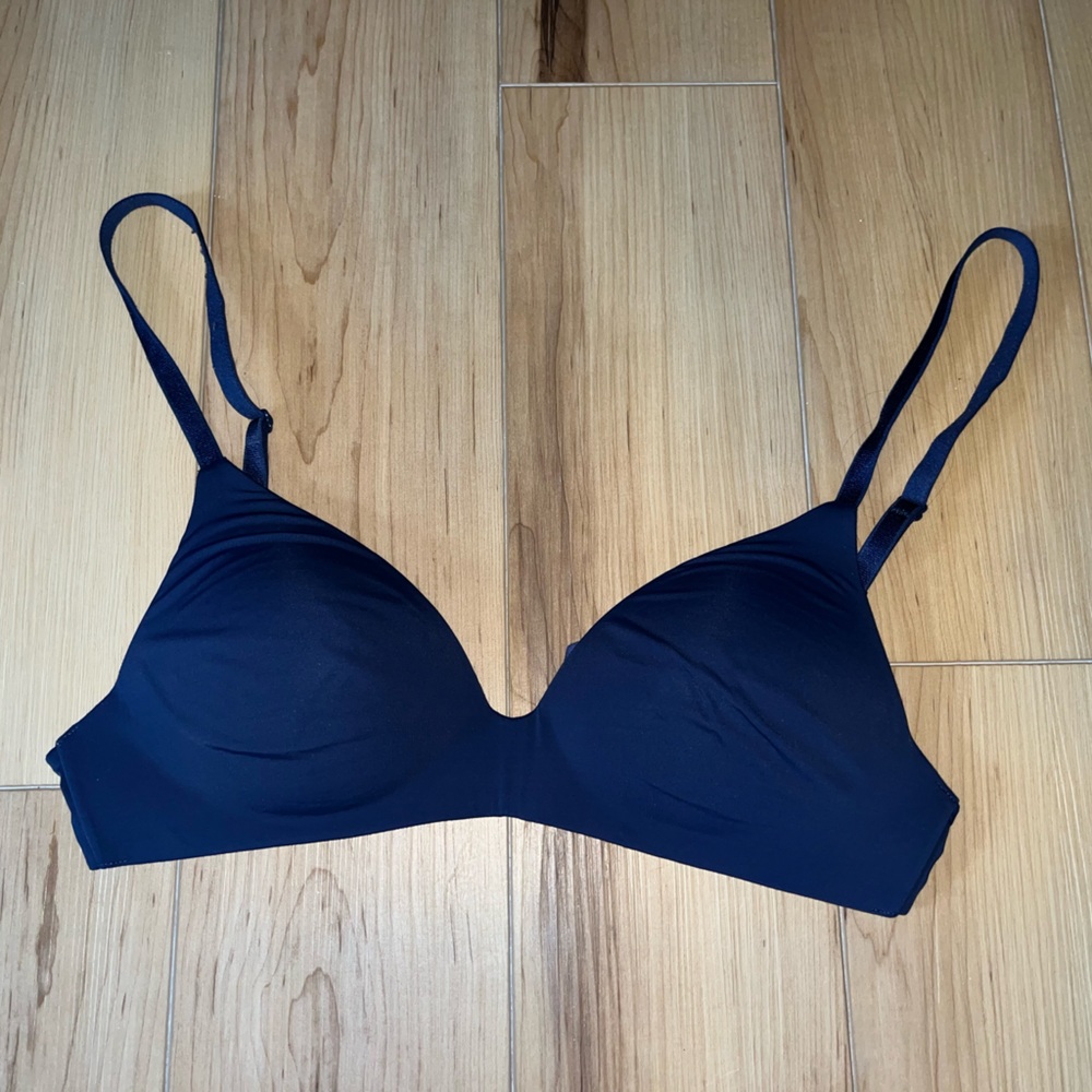 Navy Blue Victoria Secret T-shirt Bra